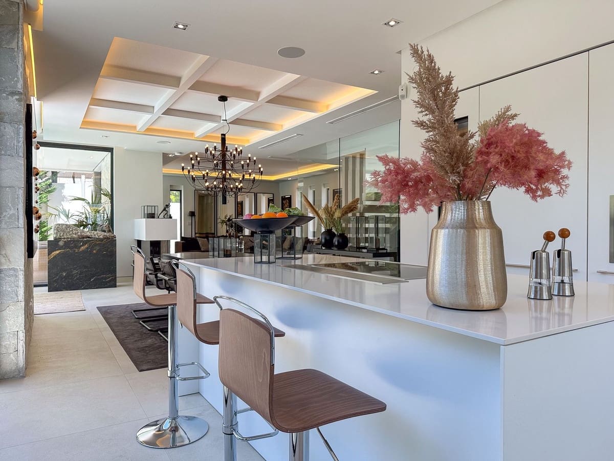 5 soverom Villa til salgs i Golden Mile med svømmebasseng - € 5 450 000 (Ref: 9195361)