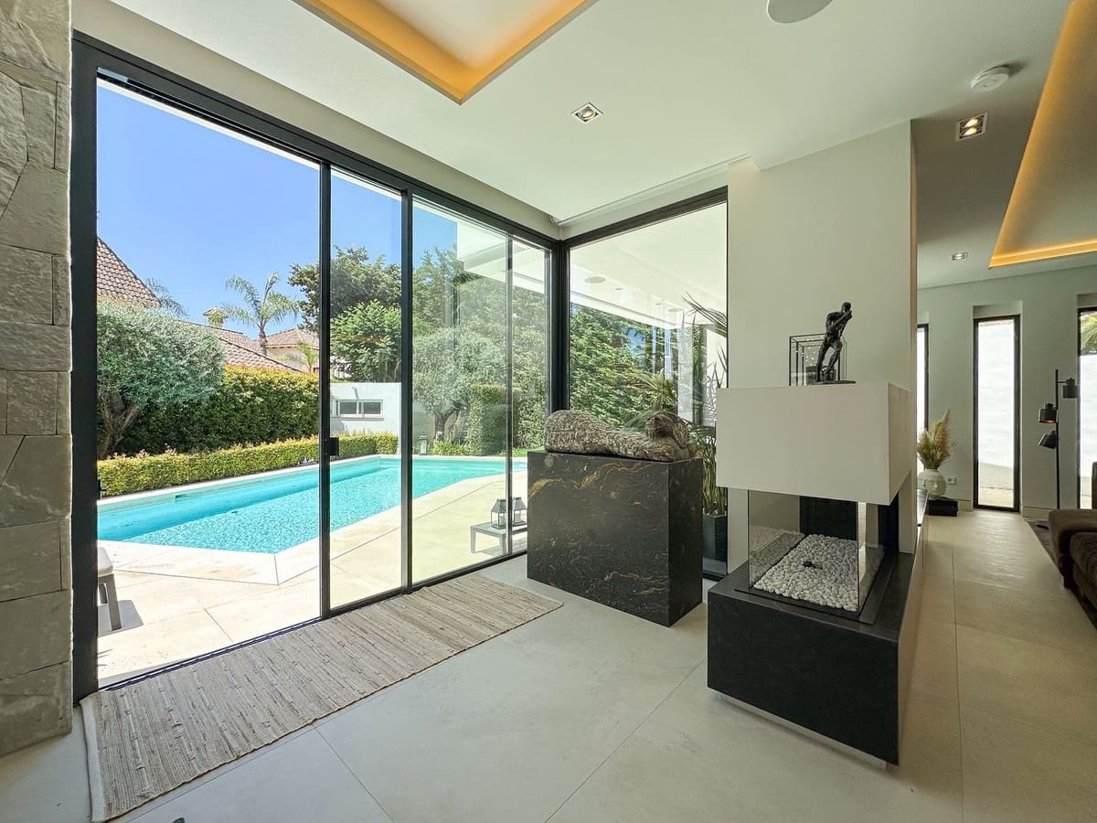 5 soverom Villa til salgs i Golden Mile med svømmebasseng - € 5 450 000 (Ref: 9195361)