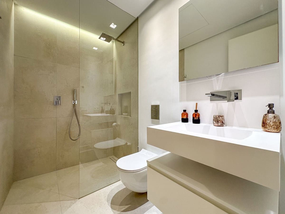 5 soverom Villa til salgs i Golden Mile med svømmebasseng - € 5 450 000 (Ref: 9195361)