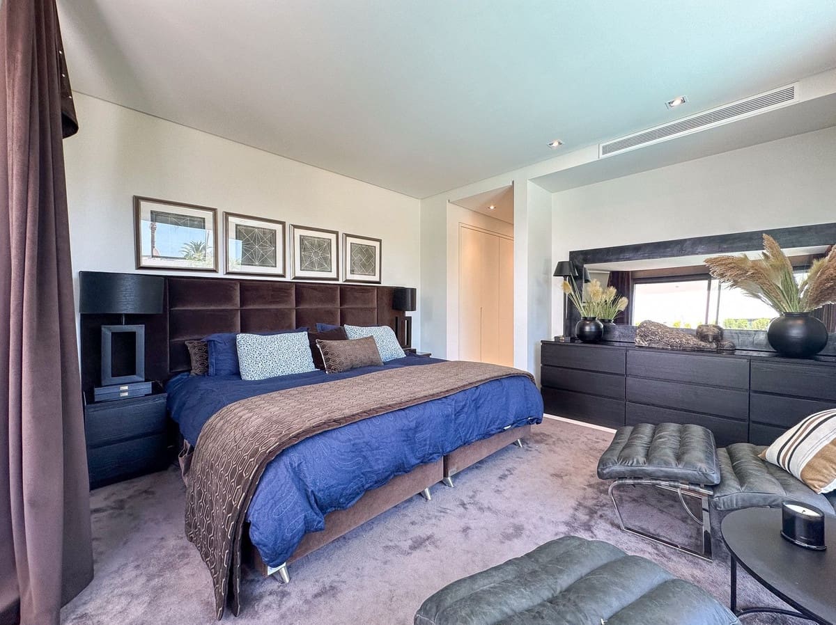 5 soverom Villa til salgs i Golden Mile med svømmebasseng - € 5 450 000 (Ref: 9195361)