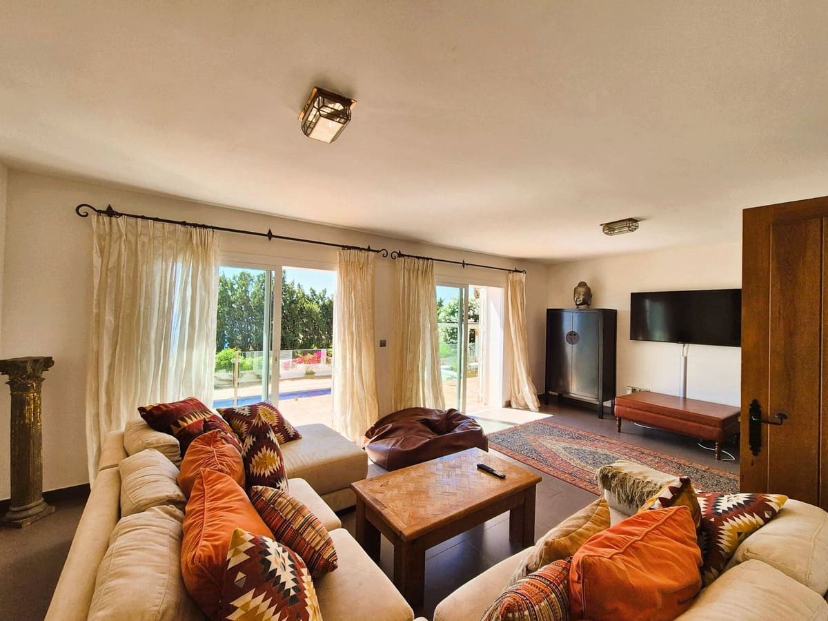 5 sovrum Villa till salu i Manilva med pool - 1 395 000 € (Ref: 9197584)