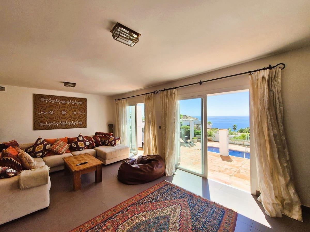 5 sovrum Villa till salu i Manilva med pool - 1 395 000 € (Ref: 9197584)