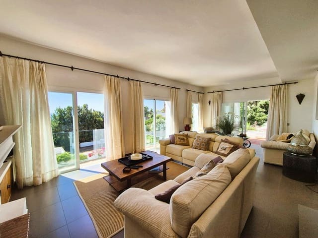 5 sovrum Villa till salu i Manilva Pueblo, Manilva med pool - 1 395 000 € (Ref: 9197584)