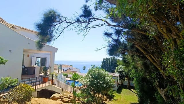 5 sovrum Villa till salu i Manilva Pueblo, Manilva med pool - 1 395 000 € (Ref: 9197584)