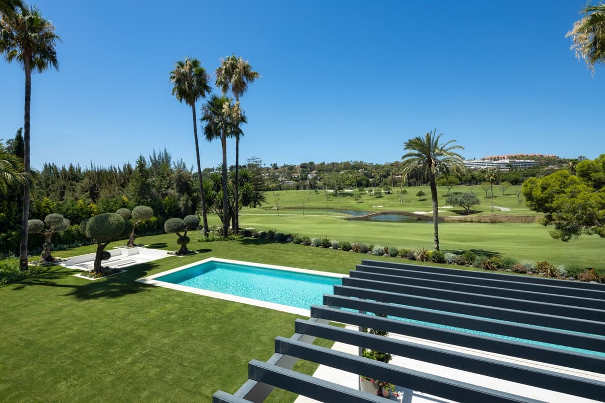 7 sovrum Villa till salu i Nueva Andalucia med pool - 19 500 000 € (Ref: 9202267)