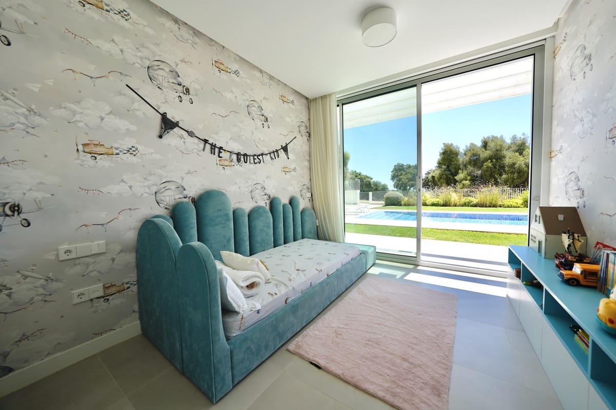 5 soverom Villa til salgs i Sotogrande med svømmebasseng - € 1 495 000 (Ref: 9202270)