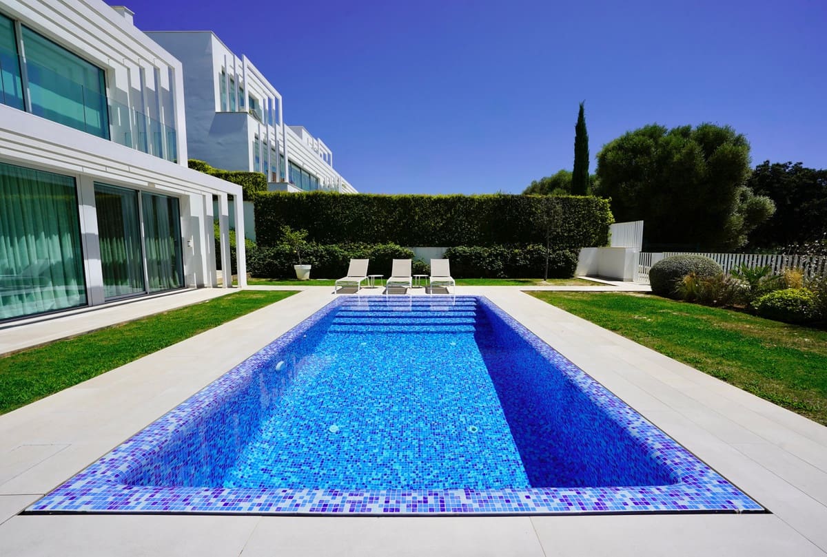 5 soverom Villa til salgs i Sotogrande med svømmebasseng - € 1 495 000 (Ref: 9202270)