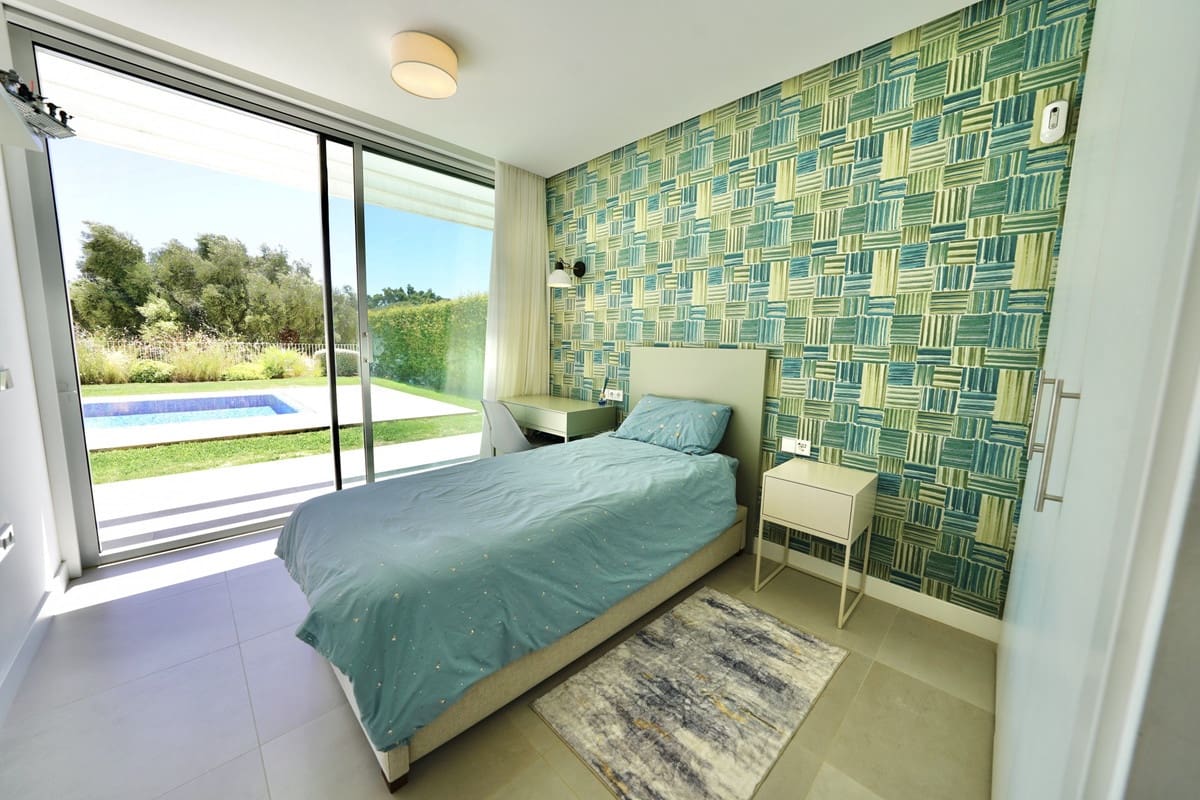 5 soverom Villa til salgs i Sotogrande med svømmebasseng - € 1 495 000 (Ref: 9202270)