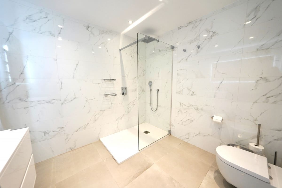 5 soverom Villa til salgs i Sotogrande med svømmebasseng - € 1 495 000 (Ref: 9202270)