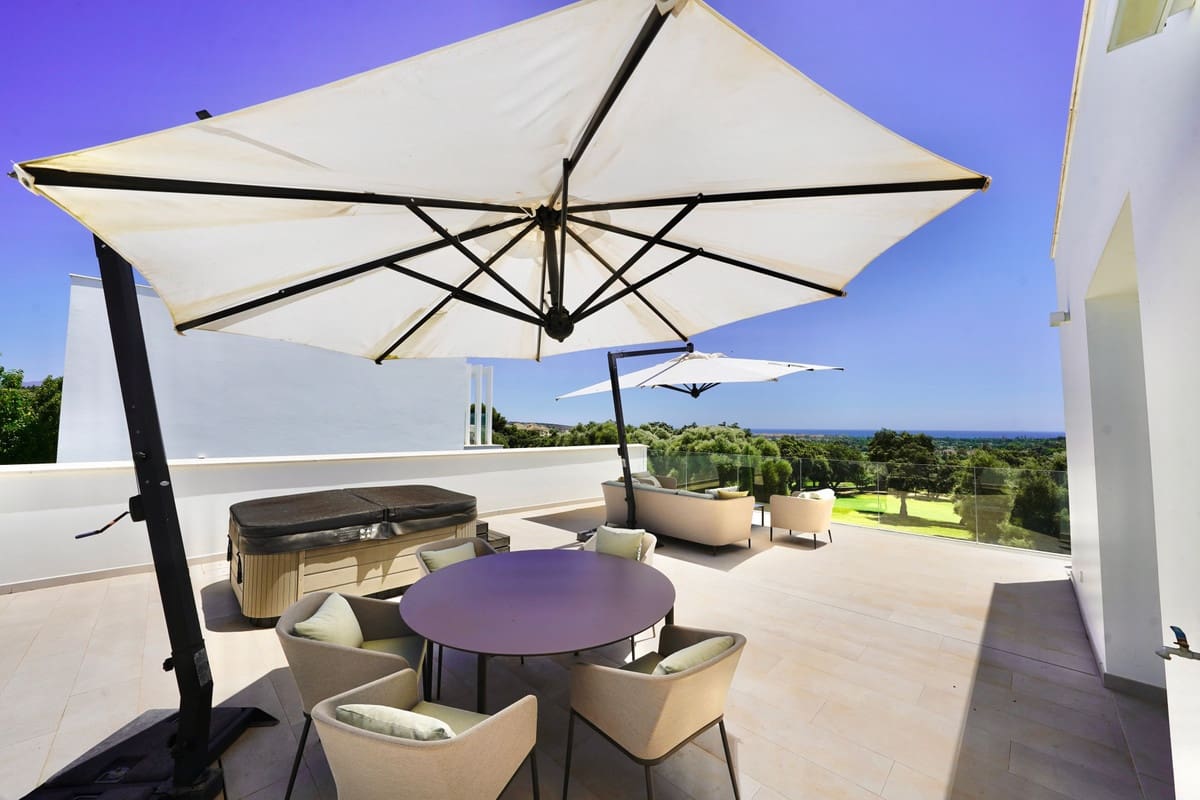 5 soverom Villa til salgs i Sotogrande med svømmebasseng - € 1 495 000 (Ref: 9202270)