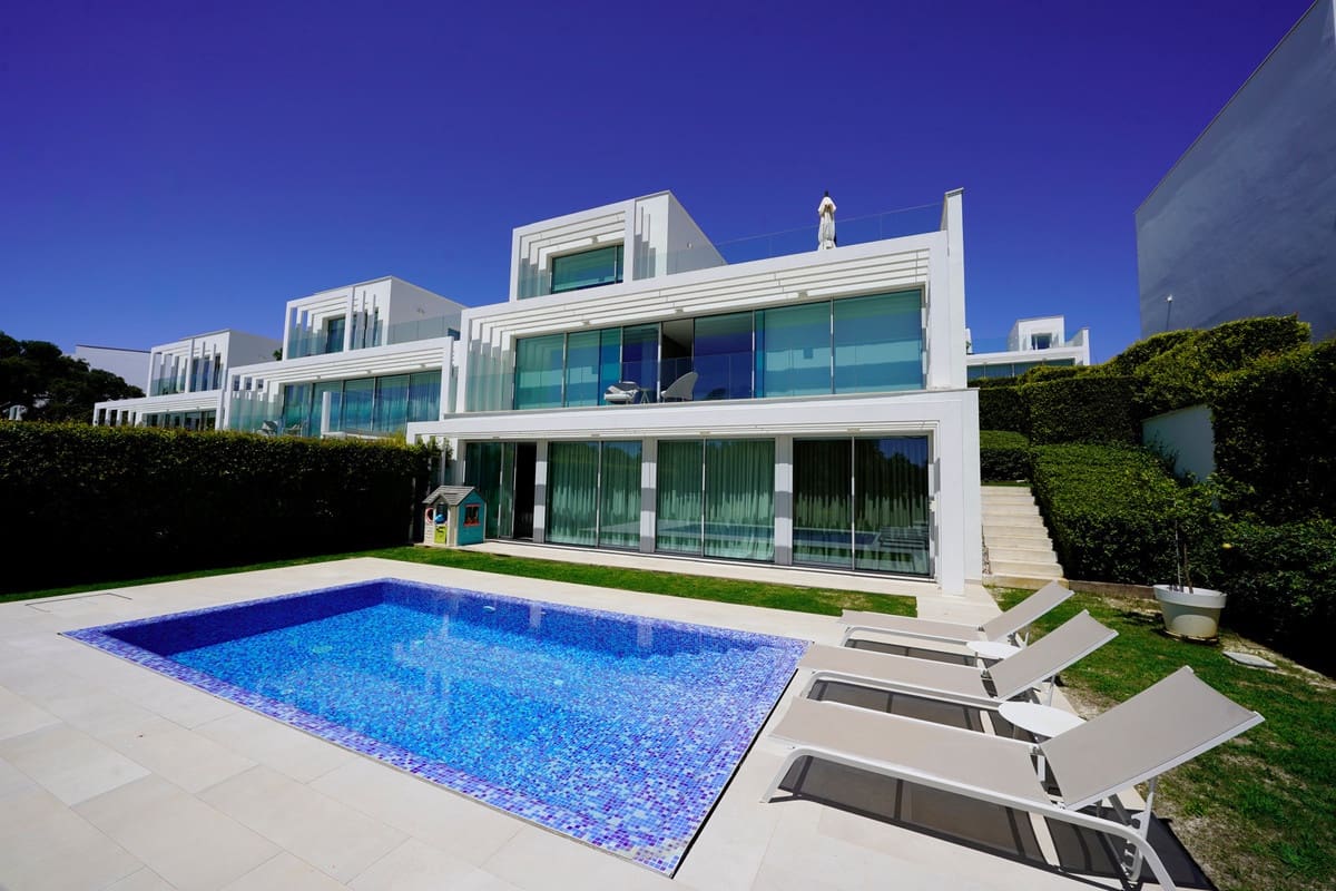 5 soverom Villa til salgs i Sotogrande med svømmebasseng - € 1 495 000 (Ref: 9202270)