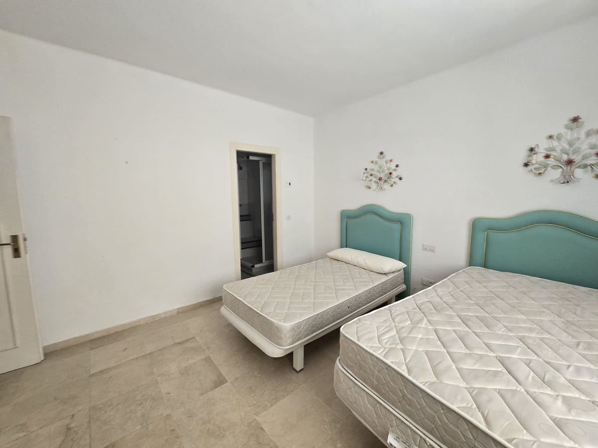 6 bedroom Villa for sale in Marbella with pool garage - € 3,200,000 (Ref: 9204339)