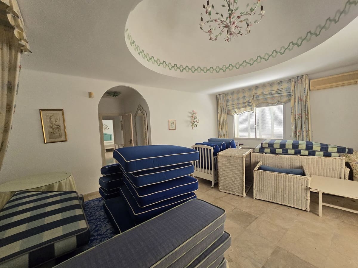 6 bedroom Villa for sale in Marbella with pool garage - € 3,200,000 (Ref: 9204339)