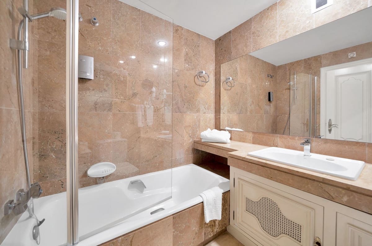 3 soveværelse Penthouse til salg i Golden Mile med swimmingpool garage - € 4.695.000 (Ref: 9206347)