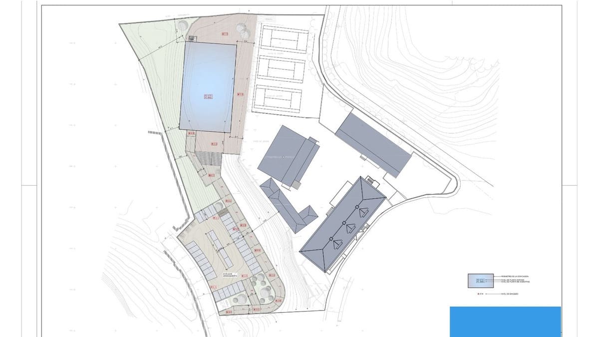 Kommersiell til salgs i Benalmadena med svømmebasseng - € 3 500 000 (Ref: 9208192)