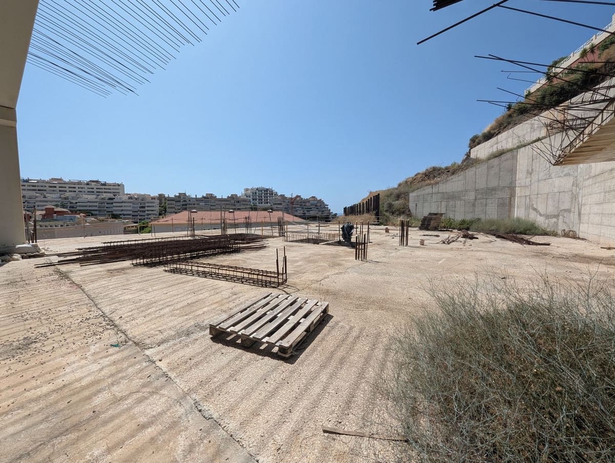 Kommersiell til salgs i Benalmadena med svømmebasseng - € 3 500 000 (Ref: 9208192)