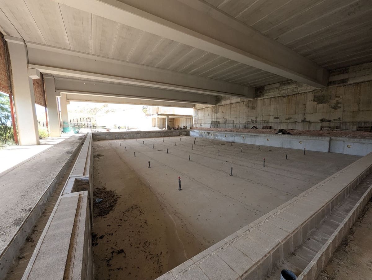 Kommersiell til salgs i Benalmadena med svømmebasseng - € 3 500 000 (Ref: 9208192)