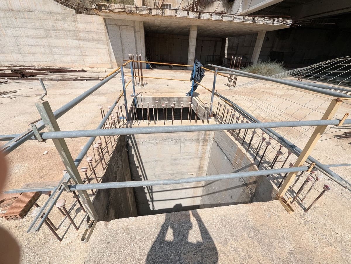 Kommersiell til salgs i Benalmadena med svømmebasseng - € 3 500 000 (Ref: 9208192)