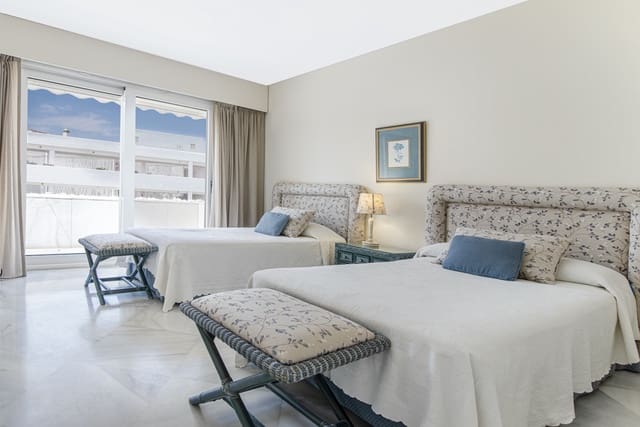 3 soverom Penthouse til salgs i Puerto Banus, Marbella med svømmebasseng - € 4 995 000 (Ref: 9217378)