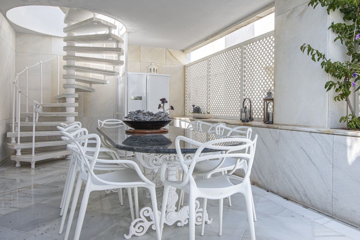 3 slaapkamer Penthouse te koop in Puerto Banus met zwembad - € 4.995.000 (Ref: 9217378)