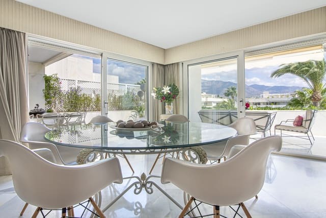 3 soverom Penthouse til salgs i Puerto Banus, Marbella med svømmebasseng - € 4 995 000 (Ref: 9217378)