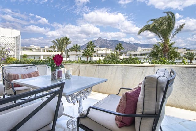 3 soverom Penthouse til salgs i Puerto Banus, Marbella med svømmebasseng - € 4 995 000 (Ref: 9217378)