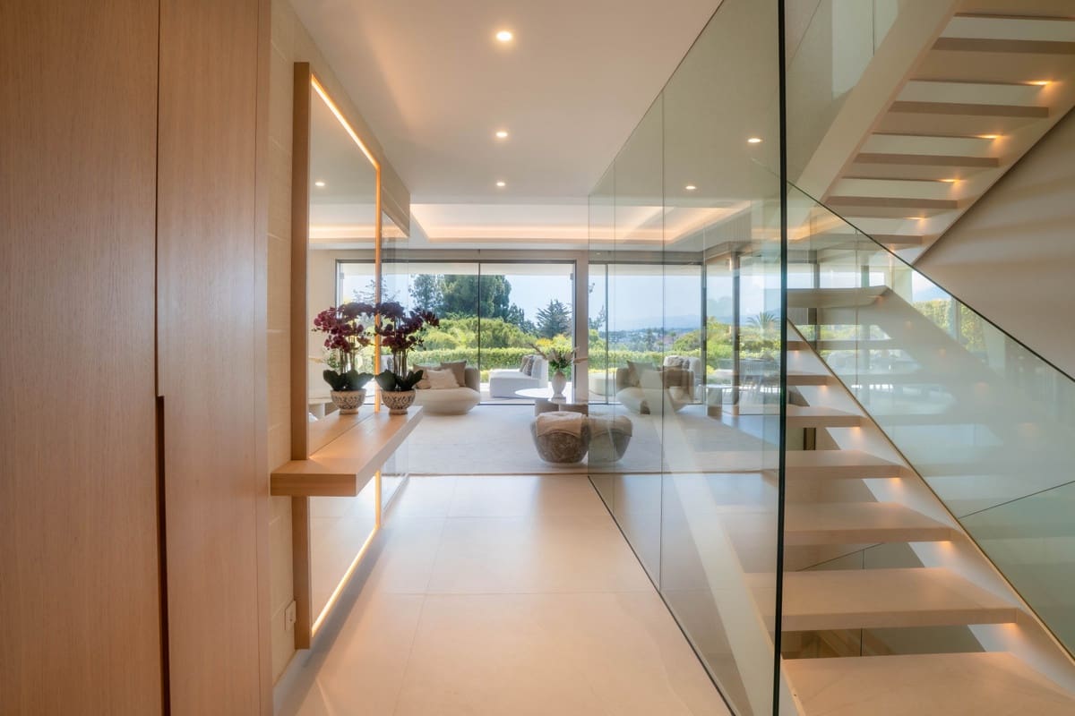 4 quarto Moradia para venda em Nueva Andalucia com piscina - 4 495 000 € (Ref: 9228410)