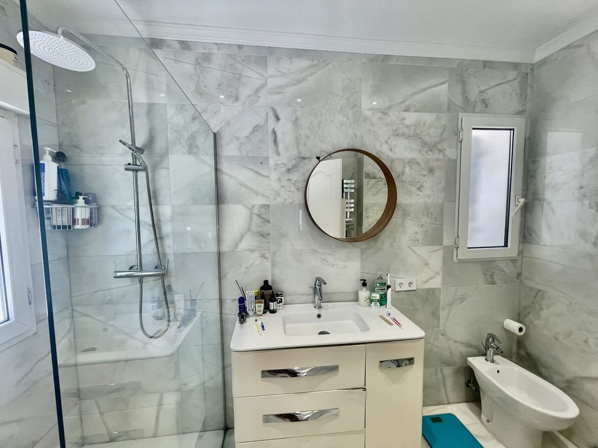 5 slaapkamer Villa te koop in Sotogrande met zwembad garage - € 1.700.000 (Ref: 9228412)