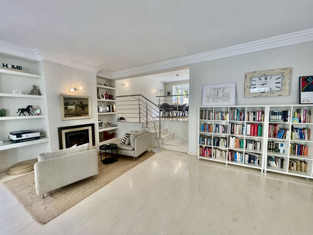 5 slaapkamer Villa te koop in Sotogrande met zwembad garage - € 1.700.000 (Ref: 9228412)