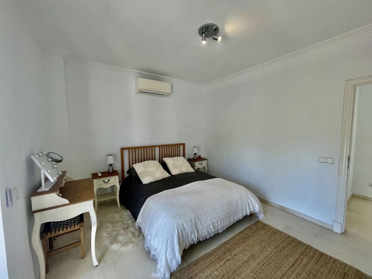 5 slaapkamer Villa te koop in Sotogrande met zwembad garage - € 1.700.000 (Ref: 9228412)