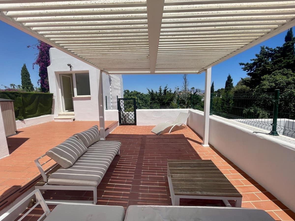 5 slaapkamer Villa te koop in Sotogrande met zwembad garage - € 1.700.000 (Ref: 9228412)