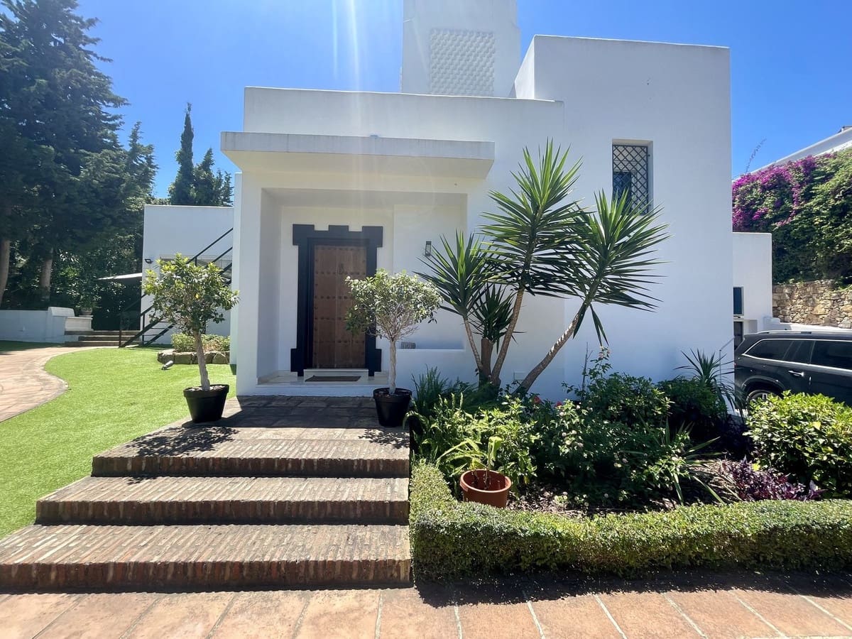 5 slaapkamer Villa te koop in Sotogrande met zwembad garage - € 1.700.000 (Ref: 9228412)