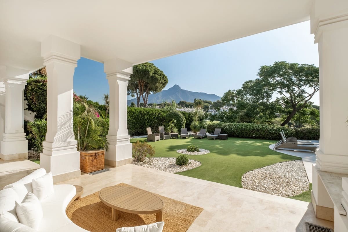 7 soverom Villa til salgs i Aloha Golf med svømmebasseng - € 5 500 000 (Ref: 9230413)