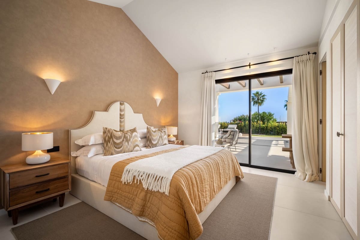 4 sypialnia Willa na sprzedaż w Nueva Andalucia z basenem - 4 350 000 € (Ref: 9246460)