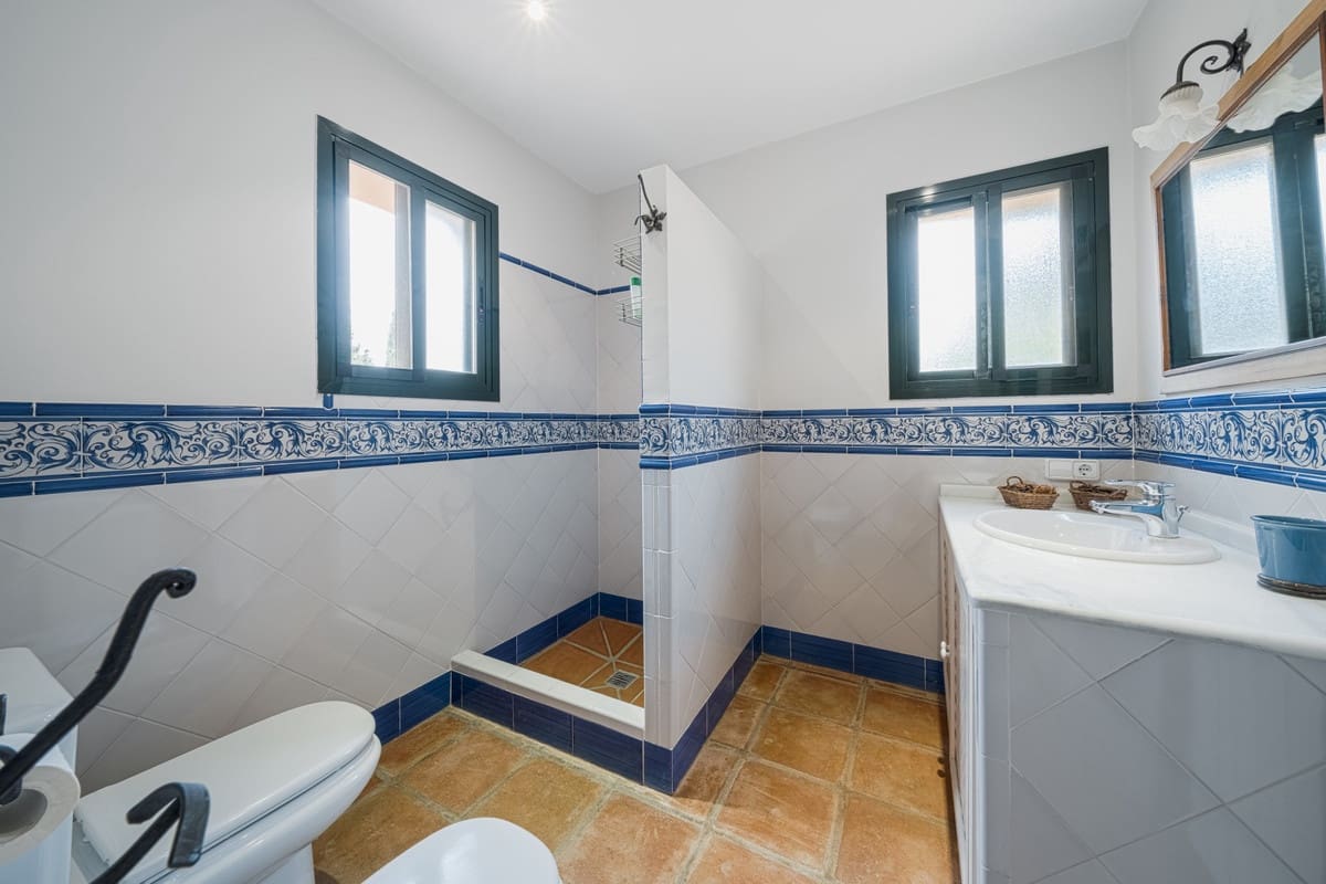 5 chambre Villa/Maison à vendre à Sotogrande avec piscine - 1 125 000 € (Ref: 9254808)