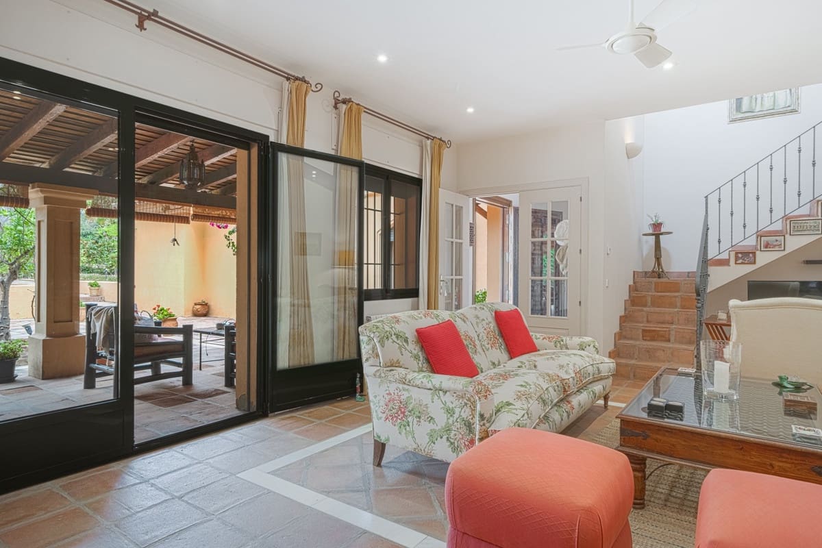 5 chambre Villa/Maison à vendre à Sotogrande avec piscine - 1 125 000 € (Ref: 9254808)