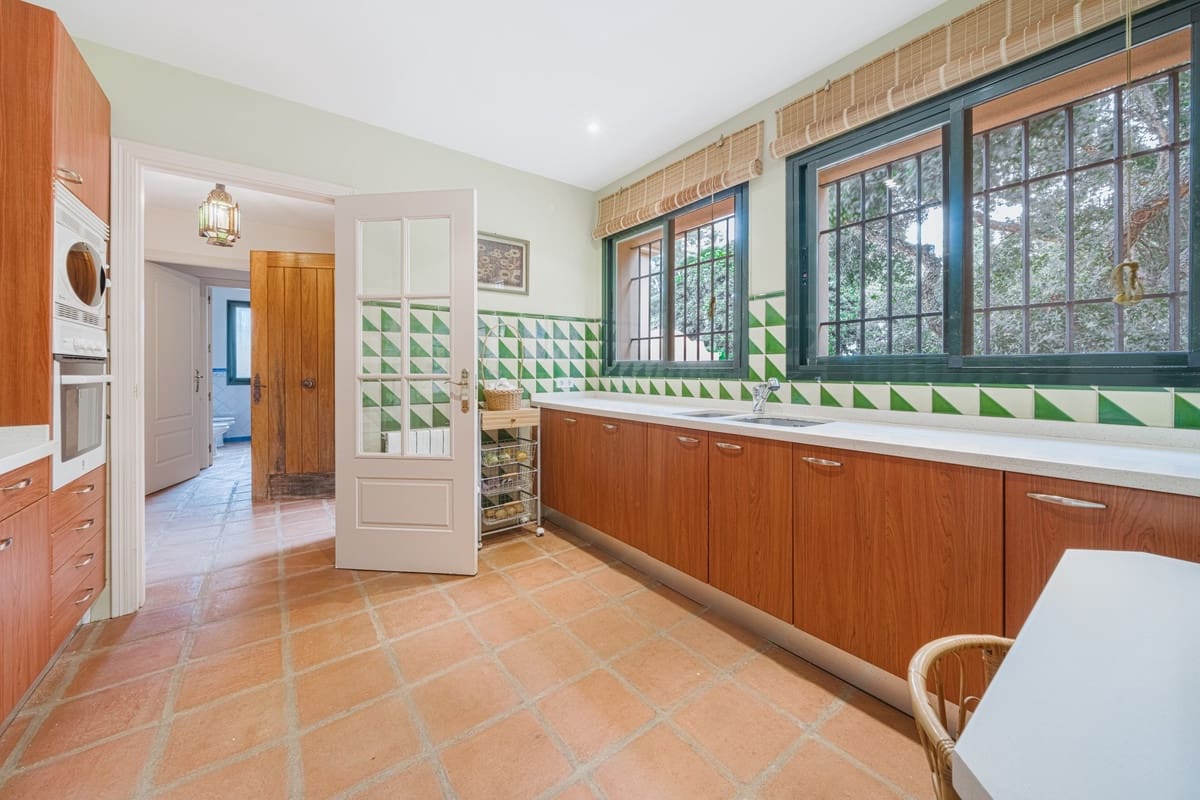 5 chambre Villa/Maison à vendre à Sotogrande avec piscine - 1 125 000 € (Ref: 9254808)