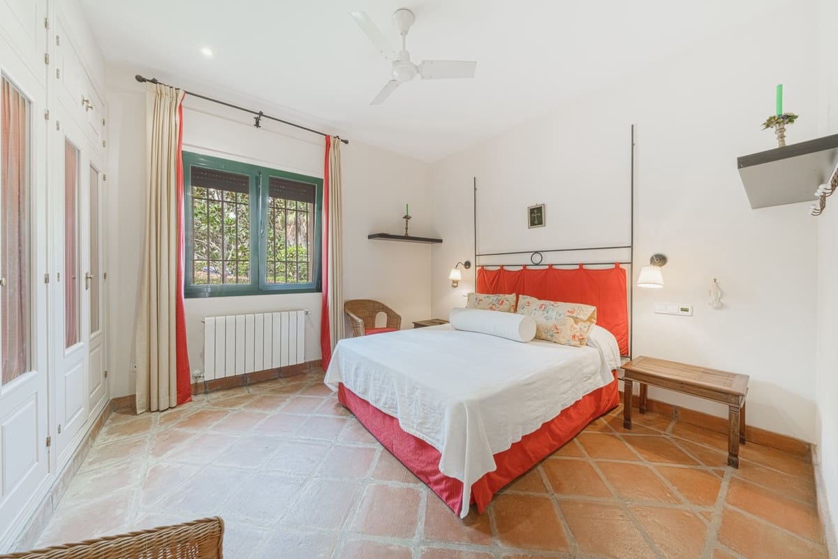 5 chambre Villa/Maison à vendre à Sotogrande avec piscine - 1 125 000 € (Ref: 9254808)