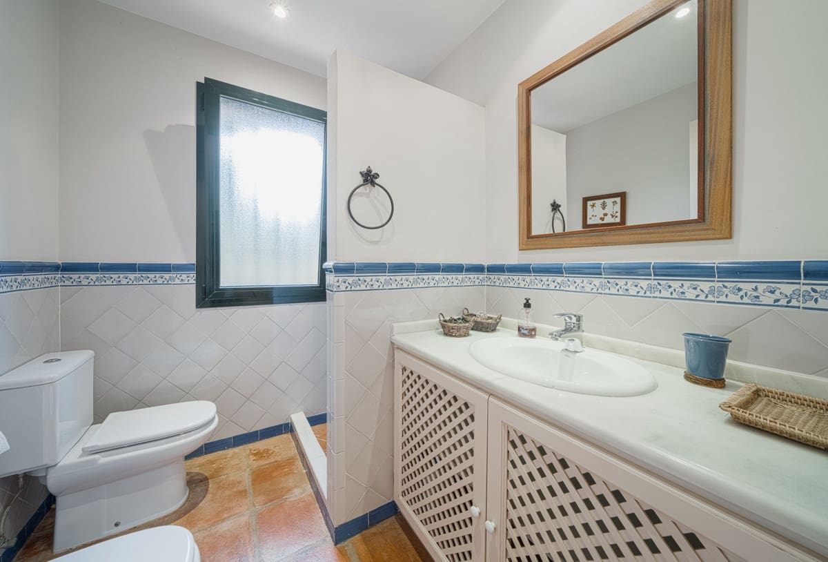 5 chambre Villa/Maison à vendre à Sotogrande avec piscine - 1 125 000 € (Ref: 9254808)