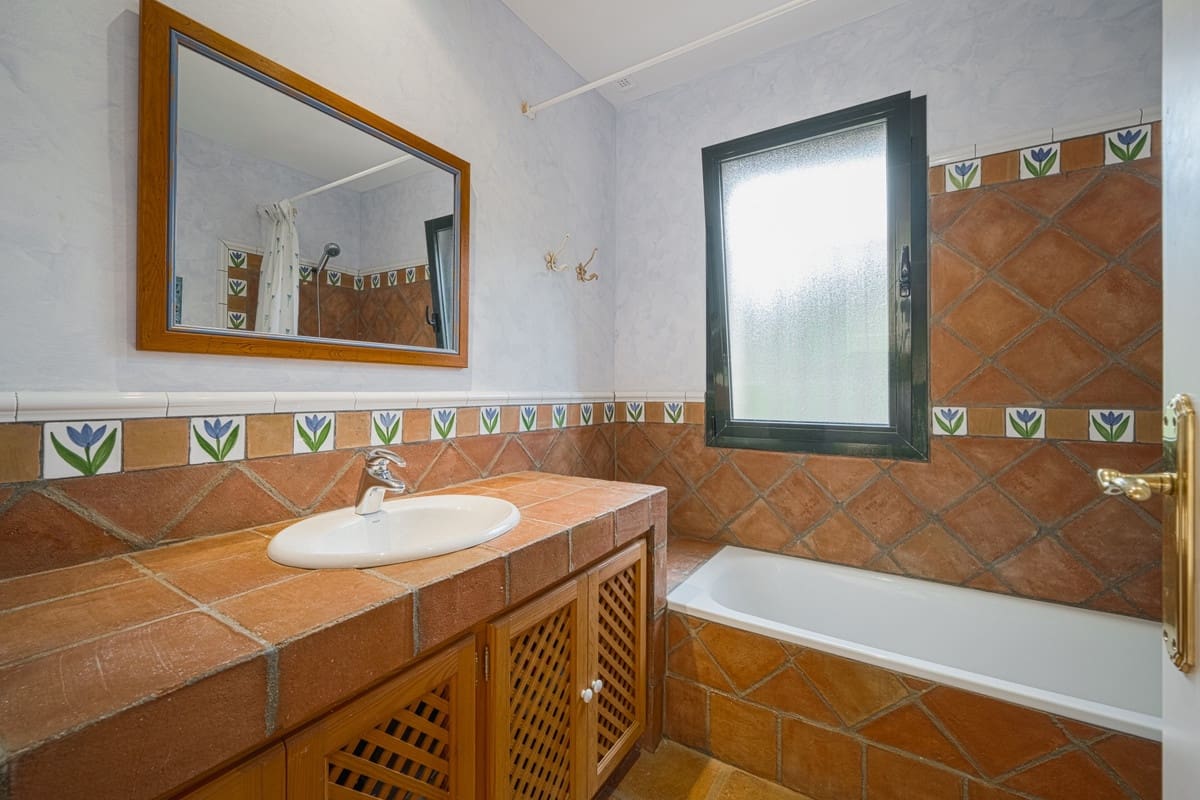 5 chambre Villa/Maison à vendre à Sotogrande avec piscine - 1 125 000 € (Ref: 9254808)