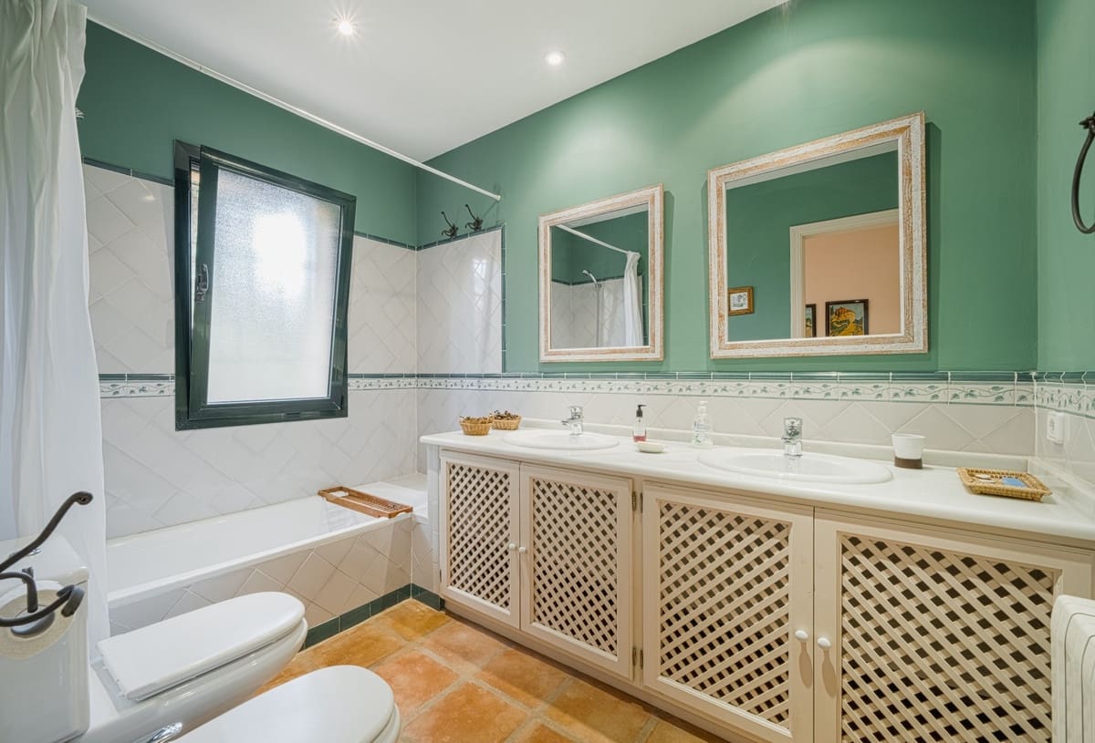 5 chambre Villa/Maison à vendre à Sotogrande avec piscine - 1 125 000 € (Ref: 9254808)