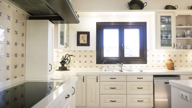 5 makuuhuone Huvila myytävänä paikassa Benahavís pueblo, Benahavís mukana uima-altaan - 3 995 000 € (Ref: 9256874)