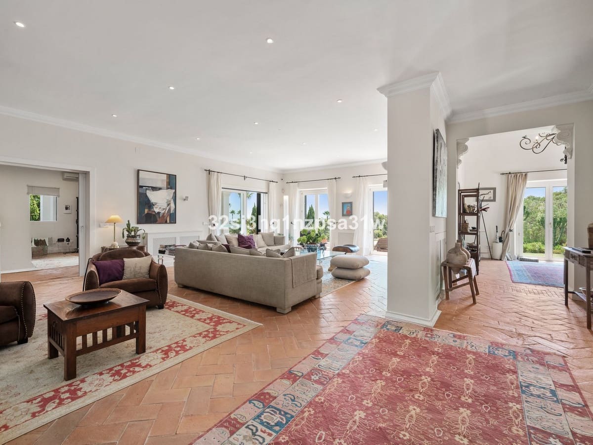 5 bedroom Villa for sale in Sotogrande with pool garage - € 2,850,000 (Ref: 9256875)