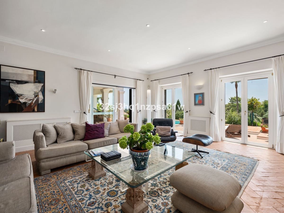 5 bedroom Villa for sale in Sotogrande with pool garage - € 2,850,000 (Ref: 9256875)