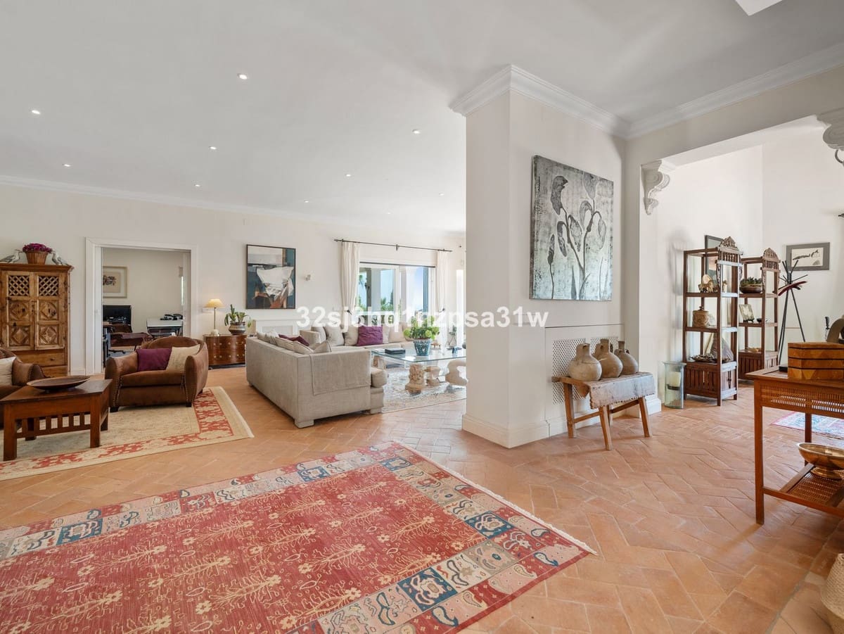 5 bedroom Villa for sale in Sotogrande with pool garage - € 2,850,000 (Ref: 9256875)