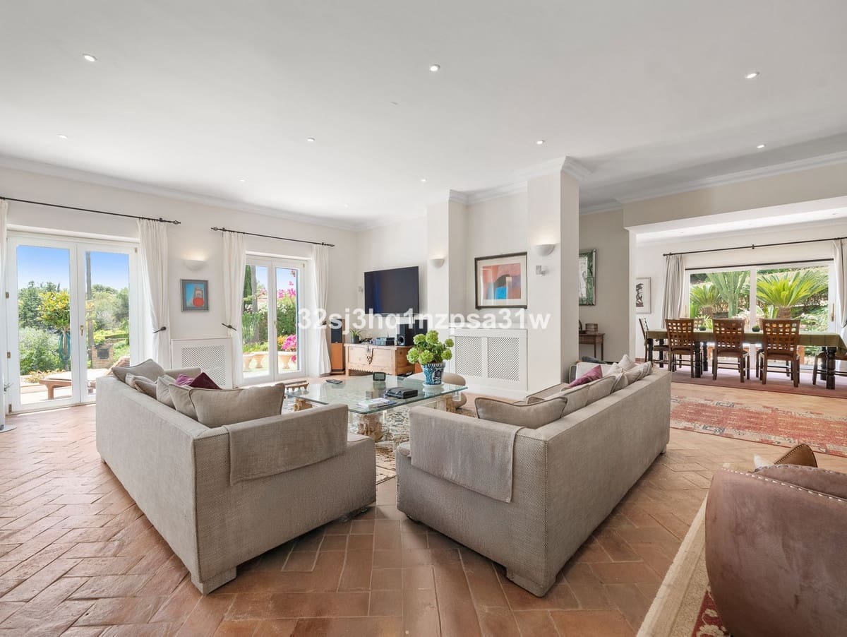 5 bedroom Villa for sale in Sotogrande with pool garage - € 2,850,000 (Ref: 9256875)