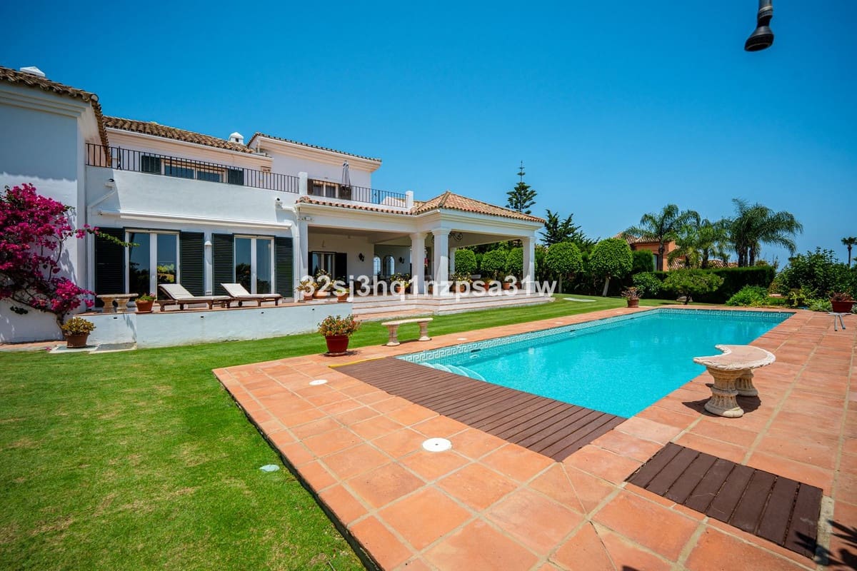5 bedroom Villa for sale in Sotogrande with pool garage - € 2,850,000 (Ref: 9256875)
