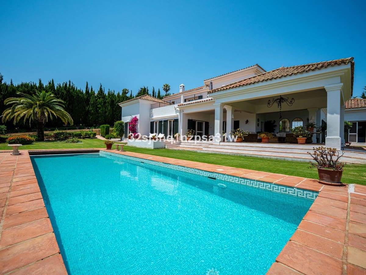 5 bedroom Villa for sale in Sotogrande with pool garage - € 2,850,000 (Ref: 9256875)