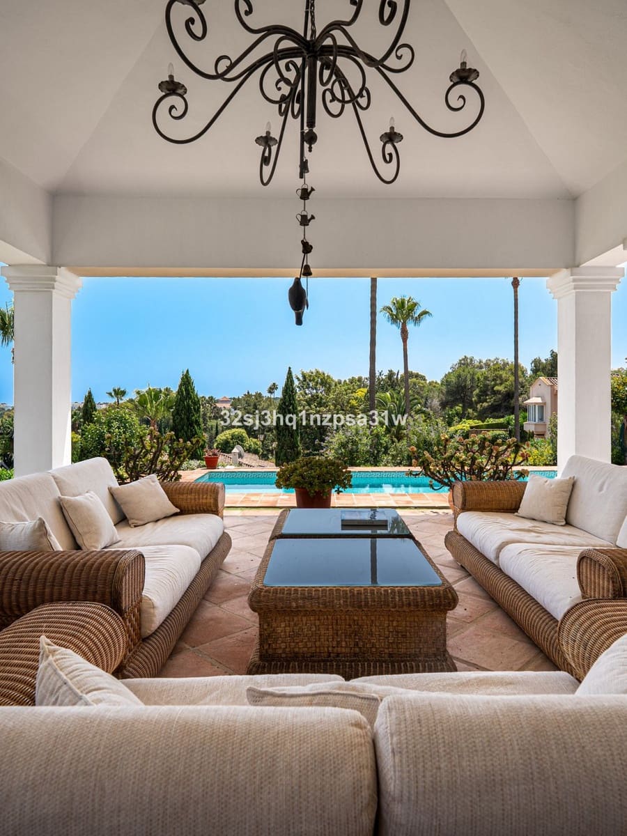 5 bedroom Villa for sale in Sotogrande with pool garage - € 2,850,000 (Ref: 9256875)