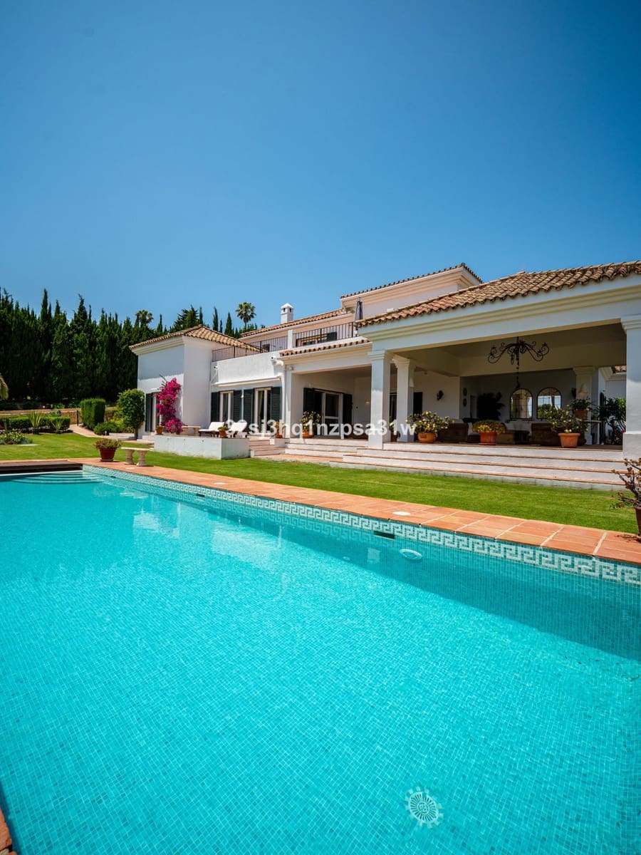5 bedroom Villa for sale in Sotogrande with pool garage - € 2,850,000 (Ref: 9256875)